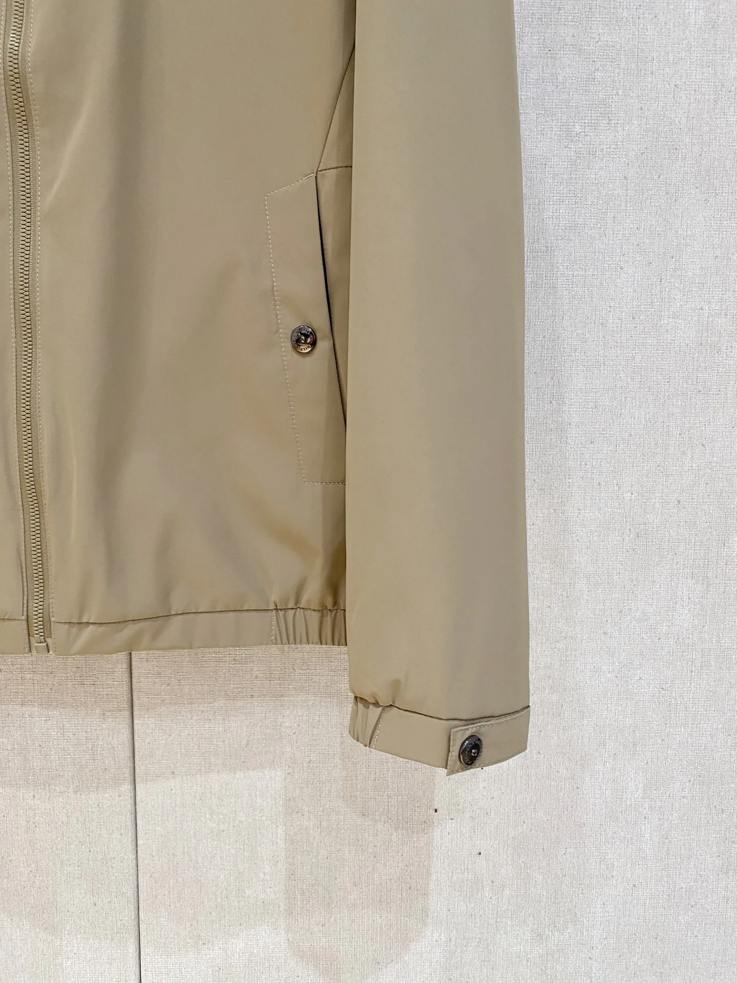 Tommy ， 。 ， ， ， ， 。 ：Black，Blue，Khaki Sizes：M-4XL